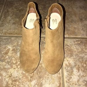 Suede luggage color heeled bootie sz7.5